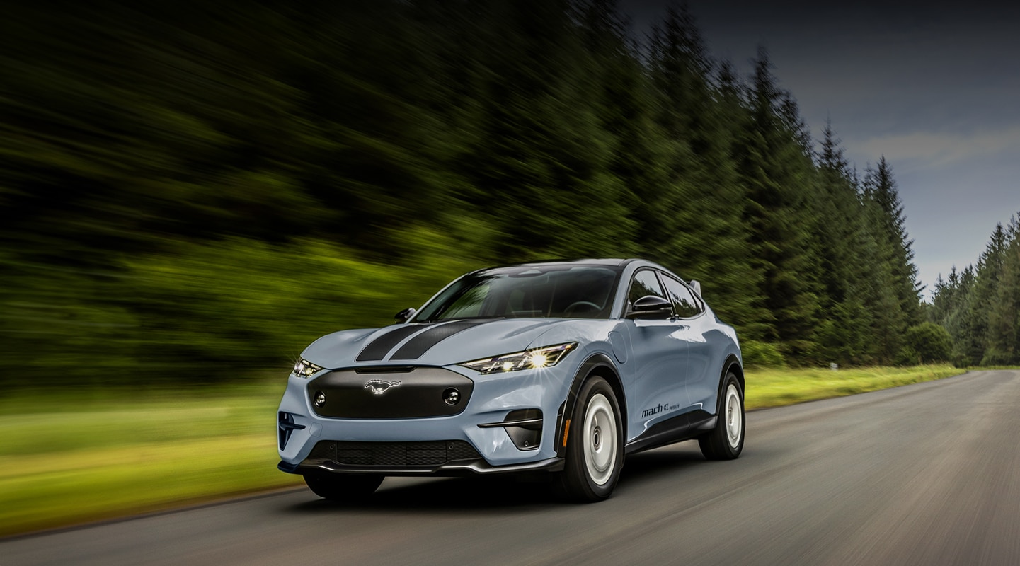 Pantalla Táctil de 15 Pulgadas en Camioneta SUV Eléctrica Ford Mustang MachE 2024