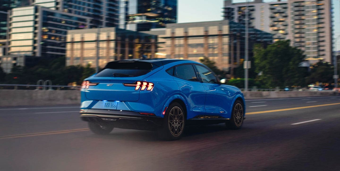 Frenos Brembo deportivos Equipados en Camioneta SUV Eléctrica Ford Mustang Mach-E 2024