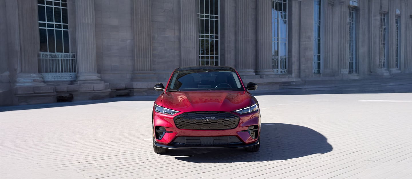 Ford Mustang Mach-E 2025, Camioneta SUV de Gran Autonomía y Desempeño