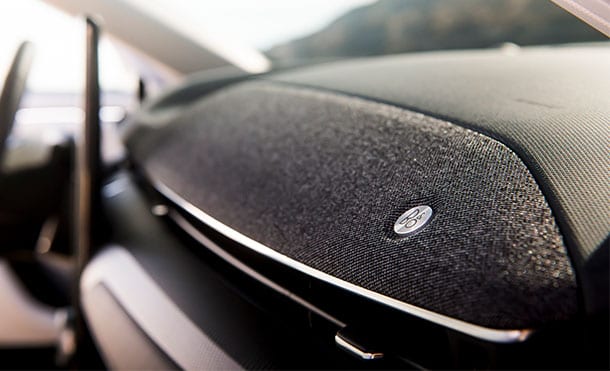 Bocinas Bang Olufsen Equipadas en Camioneta SUV Eléctrica Ford Mustang Mach-E