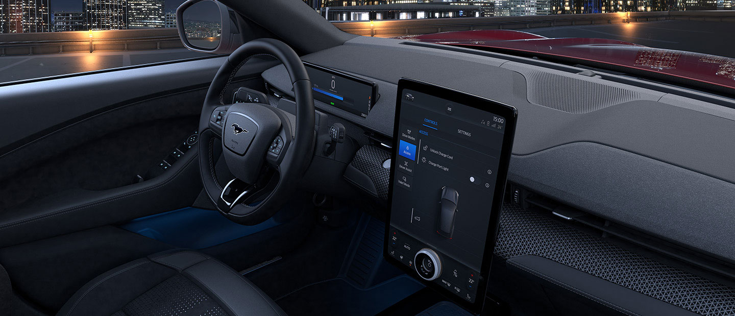 Camioneta SUV Eléctrica Ford Mustang MachE de Cómodos Interiores con Insertos en Aluminio