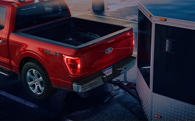Asistencia de Estacionado de Remolque, Tecnología que facilita aparcar tu Vehículo Ford con Trailer