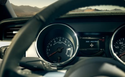 Tecnología de Desempeño Launch Control Ford disminuye el deslizamiento al arrancar en carrera