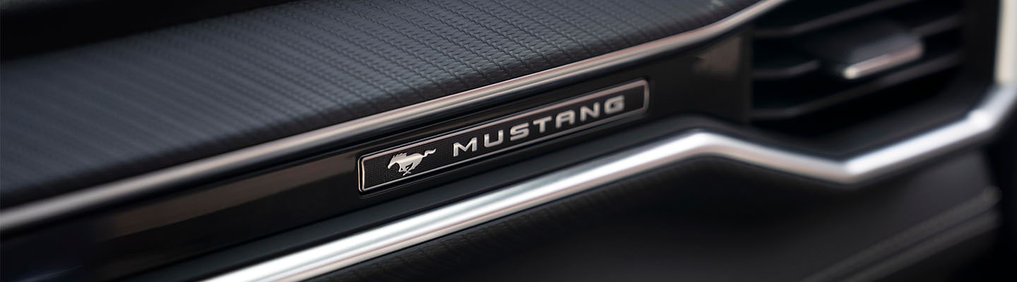 Ford Mustang 2025 que equipa 8 Bolsas de Aire para tu Seguridad y la de tus Pasajeros