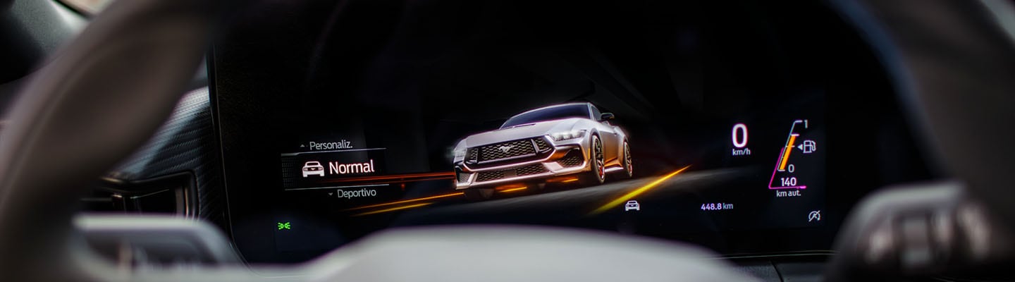 Modo de Manejo Normal con gráficos en Tablero Digital Pantalla de Ford Mustang 2025
