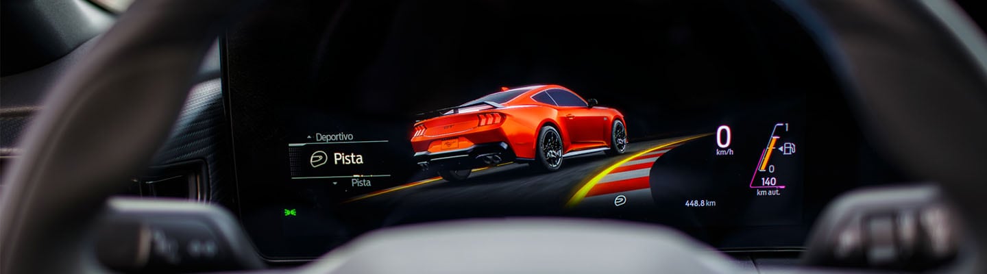 Modo de Manejo Pista con gráficos en Tablero Digital Pantalla de Ford Mustang 2025