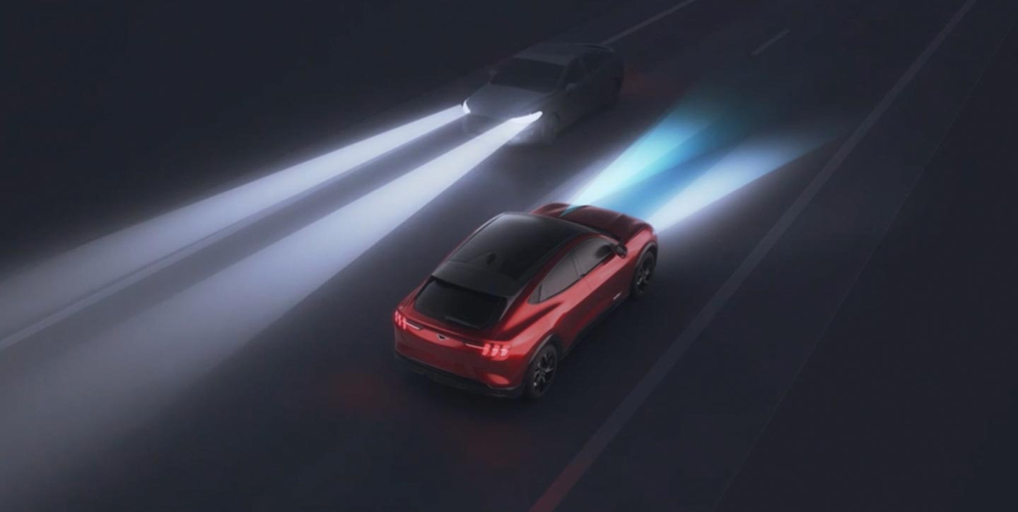 Faros con Encendido Automático y Activación de Luces Altas