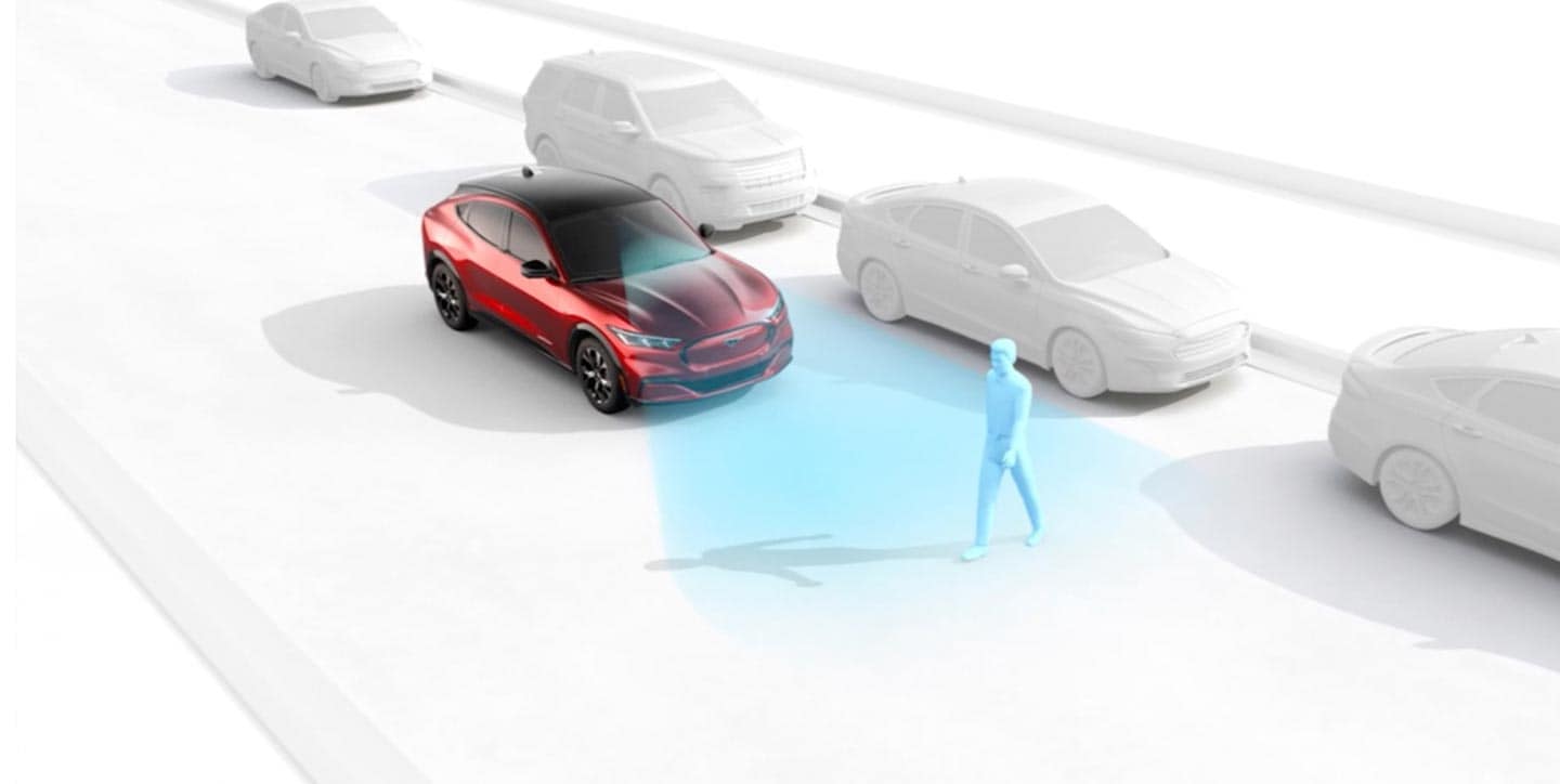 Asistencia de Pre-Colisión con Freno de Emergencia Automático y Detección de Peatones