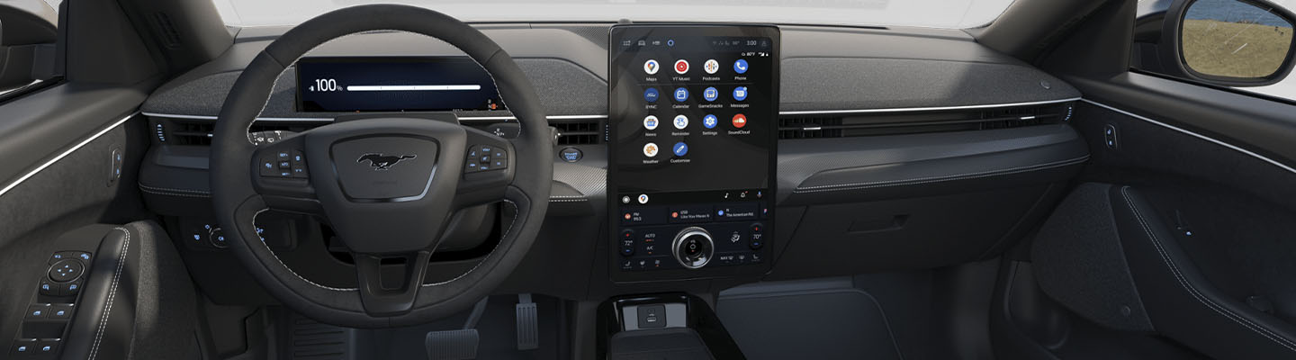 Interior con Gran Pantalla de 15.5 pulgadas equipado en Ford Mustang Mach-E 2025
