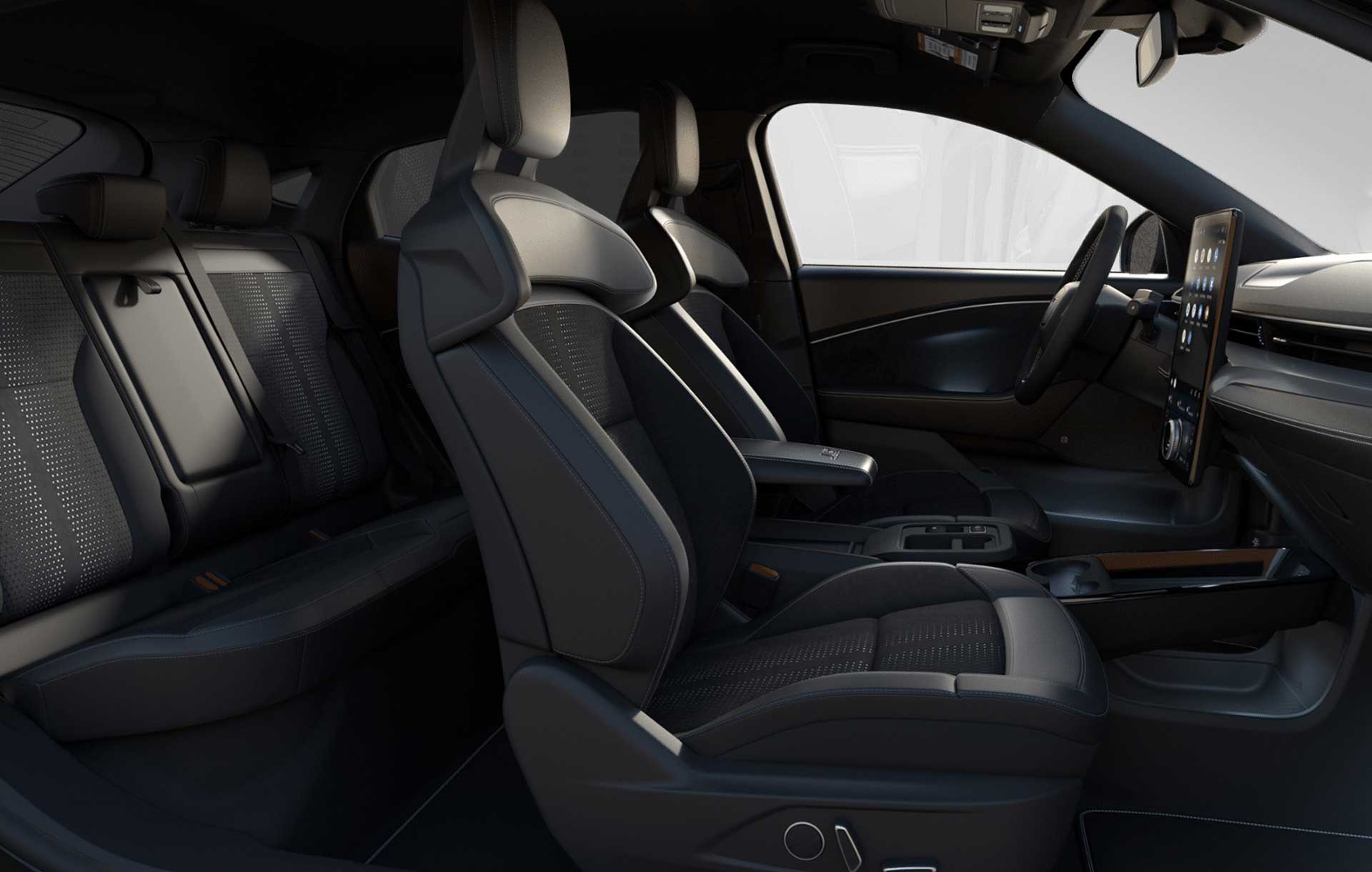 SUV eléctrica de Gran Rango de Autonomía Ford Mustang Mach-E 2026 y sus interiores ActiveX