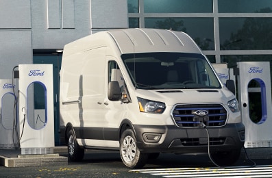 Descubre las Razones para elegir una Van Eléctrica para tu Negocio